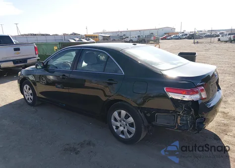 2010 Toyota Camry Le z USA, uszkodzony, nr VIN 4T4BF3EK2AR038408